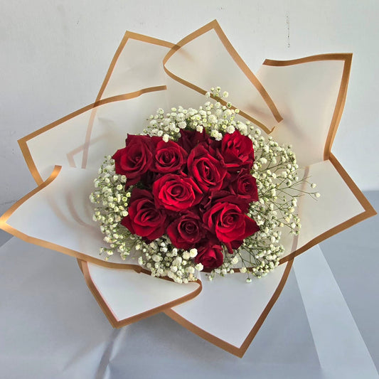 Valentine bouquet with 10 Roses